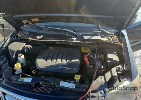 2014 Chrysler Town & Country Touring из США, поврежденный, VIN 2C4RC1BG8ER133679